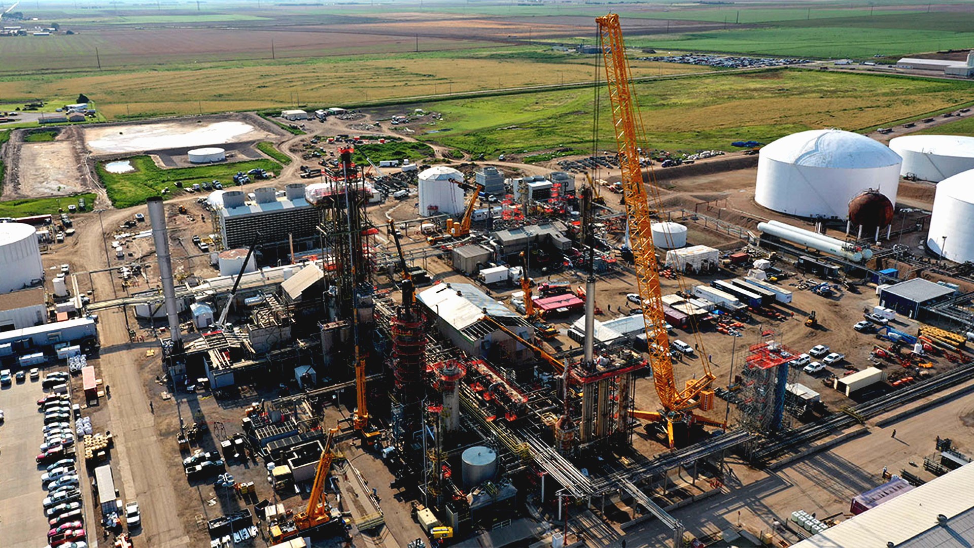 Northwest Crane Service uses Liebherr cranes for plant turnaround job
